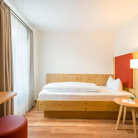 阿尔特穆尔兰德酒店 酒店 奥斯特拉赫