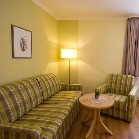 阿尔特穆尔兰德酒店 酒店